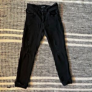 Blue Savvy Size 7/28 Black skinny jeans distressed
